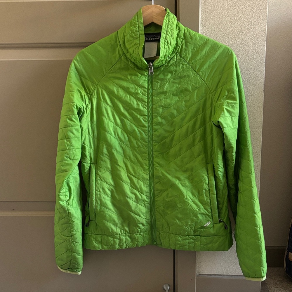 Patagonia women’s lime green puff jacket size small
